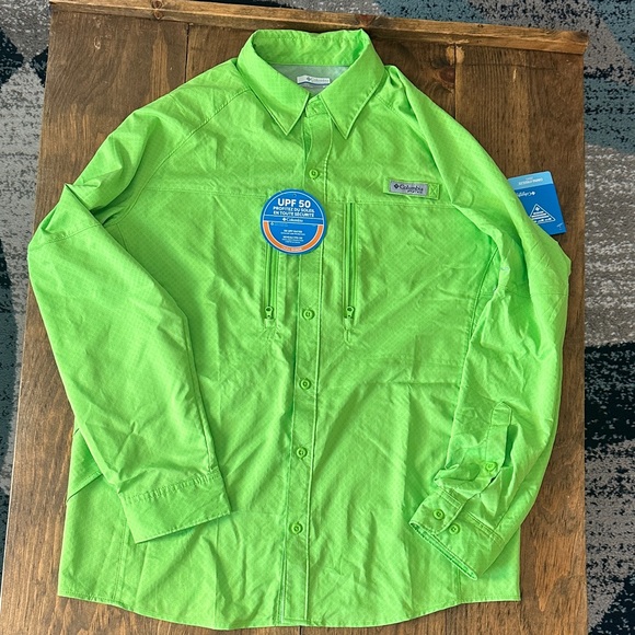 Bright green Columbia Button-Up Shirt - Picture 9 of 9